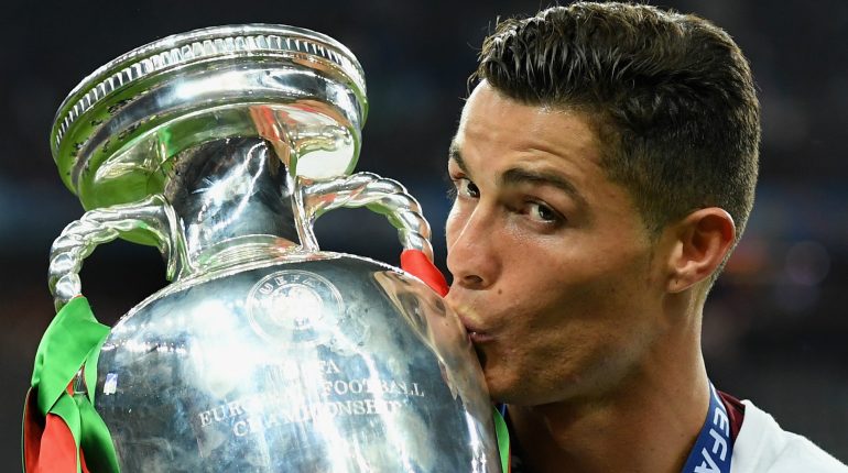Cristiano Ronaldo, CR7 tra guadagni milionari ed accuse di evasione fiscale